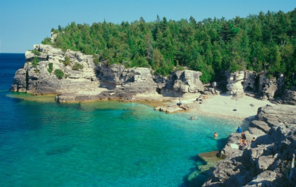 ТОП-9 очаровательных пляжных городков, куда можно добраться из Торонто без машины 