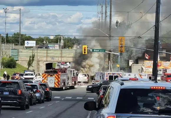 Массовое ДТП в Ошаве: один человек погиб, восемь попали в больницу 