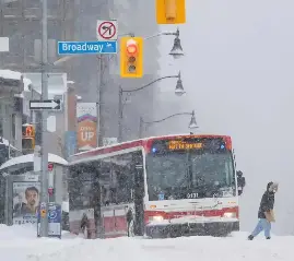 Environment Canada предупреждает о снегопаде в Торонто и GTA в понедельник утром
