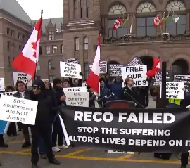 Пострадавшие агенты iPro Realty потребовали действий от властей на митинге в Торонто