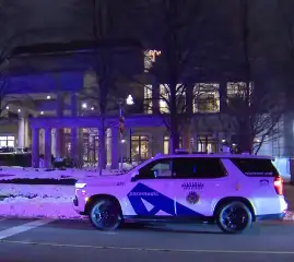 Восемь человек доставлены в больницу после инцидента с химикатами в многоэтажке North York