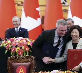 Министр сельского хозяйства заявил, что первые партии канолы и говядины скоро отправятся в Китай