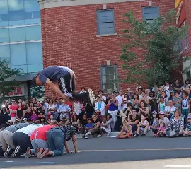 Один из самых известных уличных фестивалей Онтарио приостанавливает работу