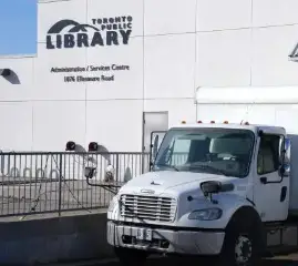 Торонто замораживает инфраструктурные проекты на сотни миллионов из-за снижения сборов с застройщиков