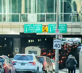 Водители в Торонто проводят в пробках 100 часов в год: новый рейтинг TomTom