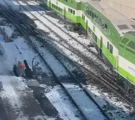 В Торонто восстанавливают движение поездов после схода состава GO Transit