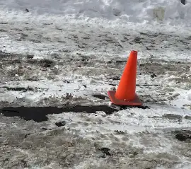 Попытки «занять» парковочное место могут обернуться крупным штрафом — муниципалитет