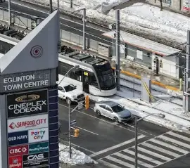 «Пора двигаться дальше»: в Торонто наконец открывается Eglinton Crosstown LRT