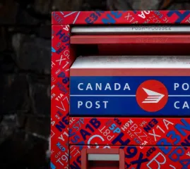 Canada Post снова получает финансовую помощь правительства в размере $1.01 млрд
