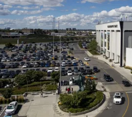 Суд запретил Fairweather открыть универмаг в Yorkdale Shopping Centre