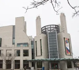 Онтарио снимает заморозку платы за обучение и увеличивает финансирование учебных заведений