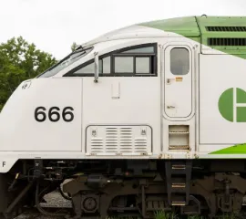 Metrolinx назвала причину схода поезда GO с рельсов у Union Station