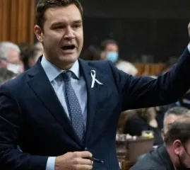 Мэтт Женеру покидает консерваторов и присоединяется к Либеральной партии Канады