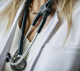 Семейные медицинские команды Онтарио призывают увеличить финансирование для удержания медсестёр и других специалистов здравоохранения