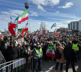 В Ричмонд-Хилле прошёл марш в поддержку смену режима в Иране