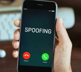 Полиция Торонто предупреждает о мошенниках, звонящих с «подменённых» номеров TPS