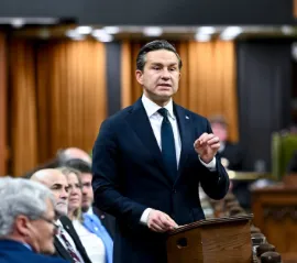 Пуальевр раскритиковал премьер-министра Карни за отсутствие на парламентских дебатах о войне на Ближнем Востоке