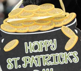 Парад ко Дню святого Патрика в Торонто: дорожные ограничения и изменения в движении метро