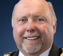 Политик из региона Ниагара подал в отставку из-за обвинений в том, что он якобы владеет книгой «Майн Кампф»