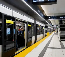 Спустя почти два года после закрытия Ontario Science Centre здание остаётся в порядке, тогда как у новой станции рядом возникли проблемы с крышей