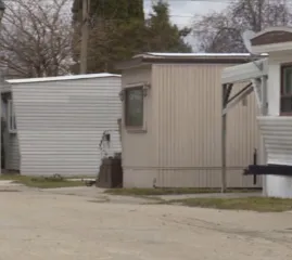 «Это как удар под дых»: жителей трейлер-парка в Миссиссаге могут лишить домов