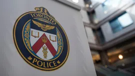 Полиция Торонто расследует сообщения об антисемитских карикатурах на демонстрации в Норт-Йорке