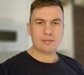 Блогер и доносчик Илья Ремесло (он стоял за уголовным делом Навального) выступил против Путина и потребовал судить его как военного преступника. Все теряются в догадках, что происходит