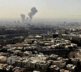 «Вы меня слышите? Мы знаем о вас все. Вы в нашем черном списке». Как Израиль охотится на высших руководителей и командиров сил безопасности Ирана. Рассказывает The Wall Street Journal