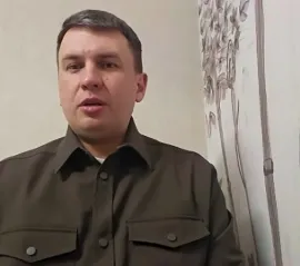 Блогер и доносчик Илья Ремесло, выступивший против Путина, оказался в психиатрической больнице. «Лучше уж я посижу. Зато выйду, как говорится, победителем»