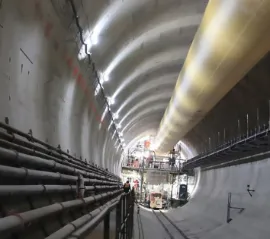 Рекордный тоннель метро в Торонто готов более чем наполовину