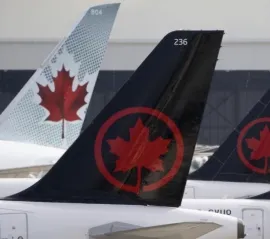 Два пилота погибли при столкновении самолёта Air Canada с пожарной машиной в аэропорту Ла-Гуардия в Нью-Йорке