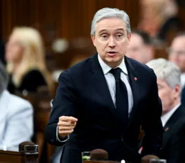 Министр финансов Канады Франсуа-Филипп Шампань не стал обещать снижение налога на бензин на фоне роста цен