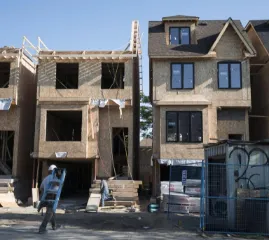 Онтарио расширит налоговую льготу на новостройки: возврат HST станет доступен всем покупателям