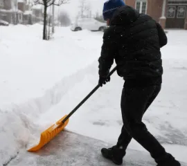 Жителям Торонто могут начать платить за уборку снега в сильные снегопады