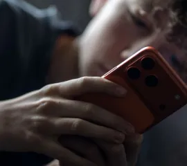 Канада может последовать примеру Австралии и ограничить доступ подростков к социальным сетям