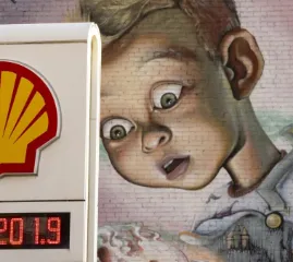 Консерваторы призывают приостановить федеральные налоги на бензин на фоне роста цен из-за войны на Ближнем Востоке