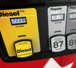 Конфликт на Ближнем Востоке: стоимость дизельного топлива в Канаде стремится к рекордным уровням