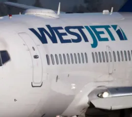 WestJet вводит топливный сбор и сокращает рейсы из-за роста цен на топливо