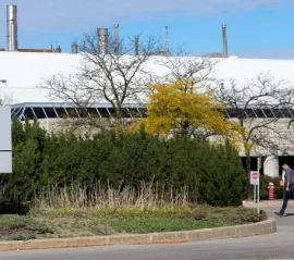 Stellantis столкнулась с критикой из-за возможной сборки китайских электромобилей в Брамптоне