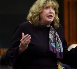 Член парламента Онтарио Мэрилин Гладу покинула Консервативную партию и присоединилась к либералам