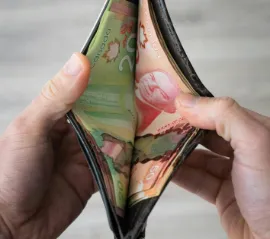 Согласно опросу, многие канадские работники еженедельно работают без оплаты шесть и более часов