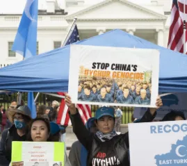 Парламентарии призывают Оттаву усилить борьбу с принудительным трудом и назначить омбудсмена