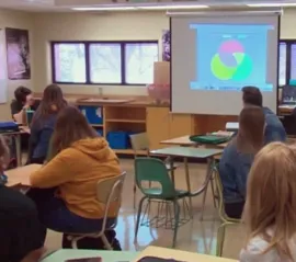 Оценки за посещаемость не решат проблему прогулов — эксперт