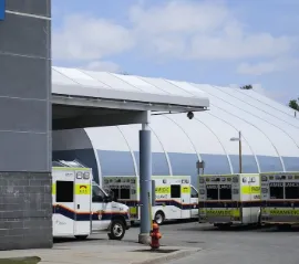 Больницы Онтарио объявляют о сокращении рабочих мест: почти три четверти больниц испытывают дефицит бюджета