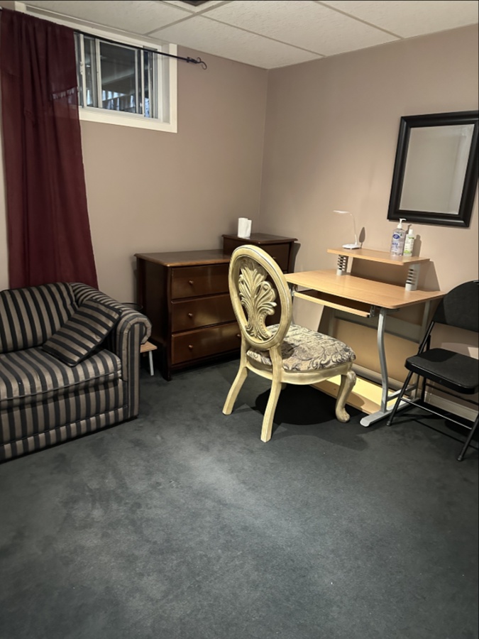 Сдается чистая комната Finch and Bathurst