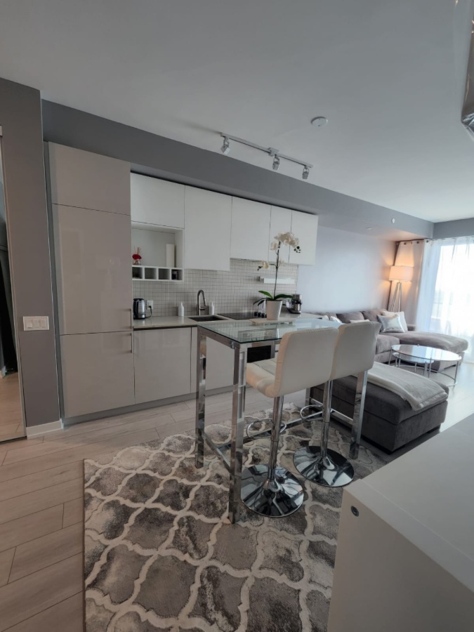 1 Bedroom+ Den  In the heart of Vaughan
