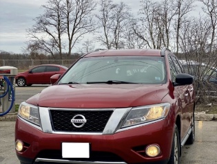 Продам Nissan Pathfinder 2015 год