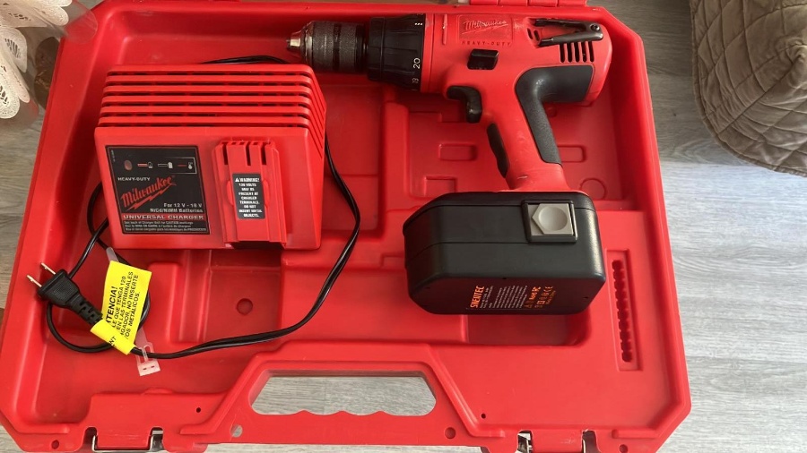 Milwaukee 18V Cordless 1/2-Inch Hammer Drill - new battery