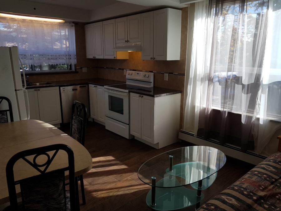 FINCH/BATHURST 2-3 bdrm apt $2,580/мес БЕЗ ПОСЛЕДНЕГО месяца