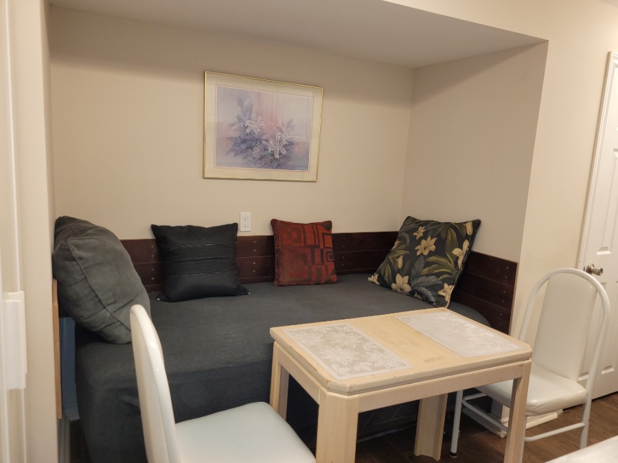 STEELES/BATHURST basement apt с 1 и 2-мя комнатами $1,300-$1,780/мес БЕЗ ПОСЛЕДНЕГО месяца